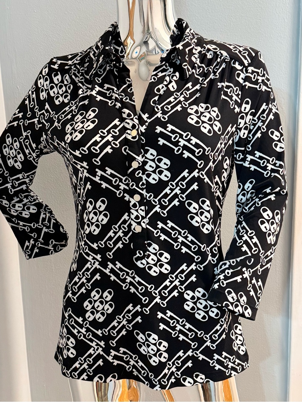 Alfani  Black and White Lock and Key Print Long-Sleeve top